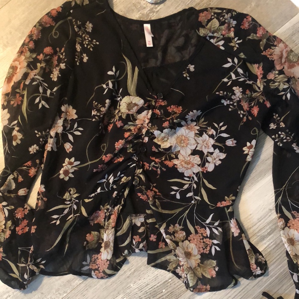🦌Floral Button Up Sheer🦌
